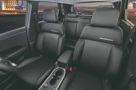 Hyundai Venue — VENUE Knight - exclusive black leatherette seat upholstery