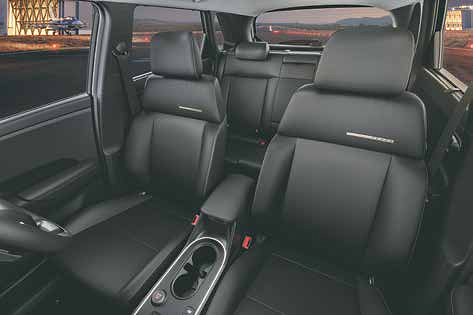 Hyundai Venue, VENUE Knight - exclusive black leatherette seat upholstery
