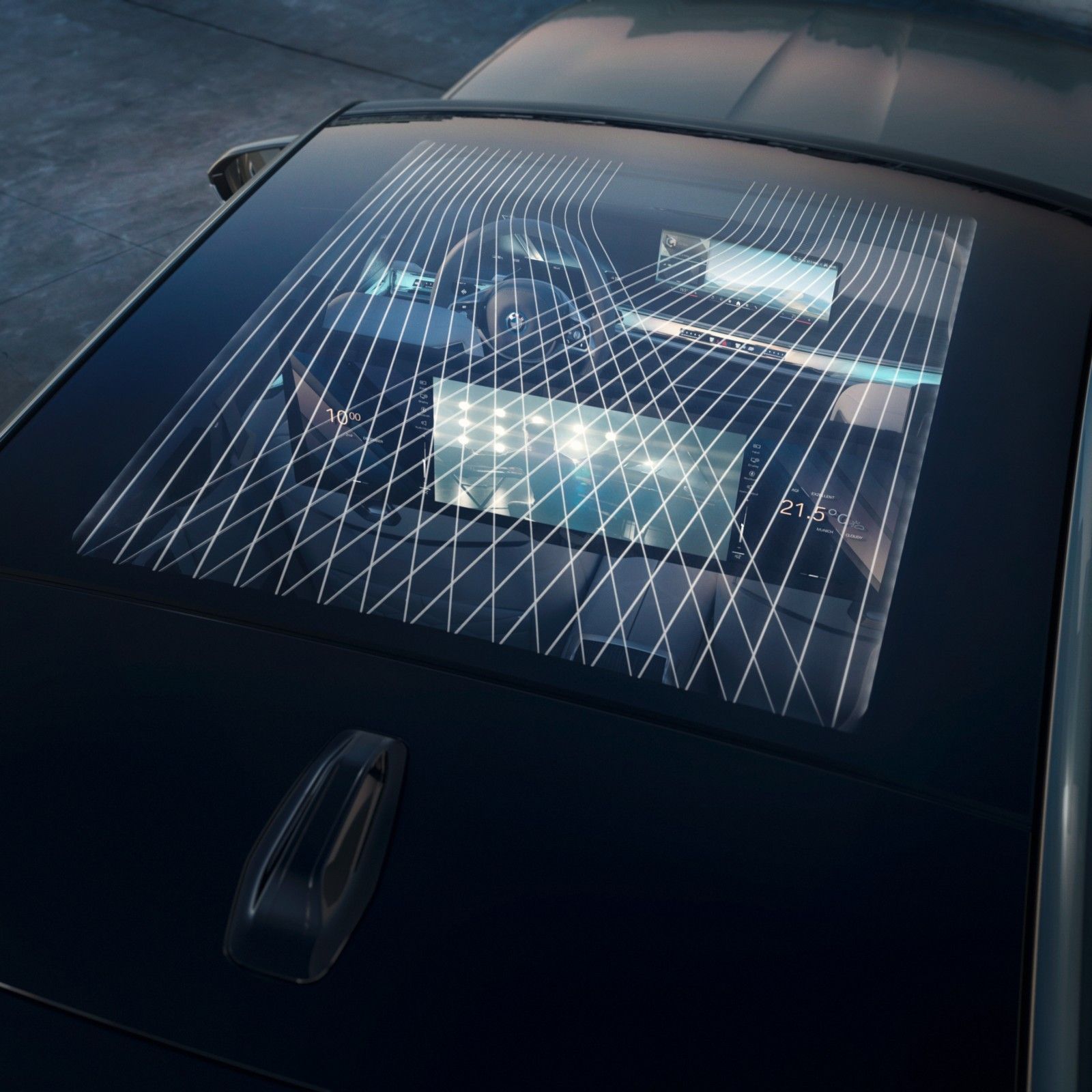 BMW i7, Panoramic Sky Lounge roof with 15,000 light-refracting graphic patterns