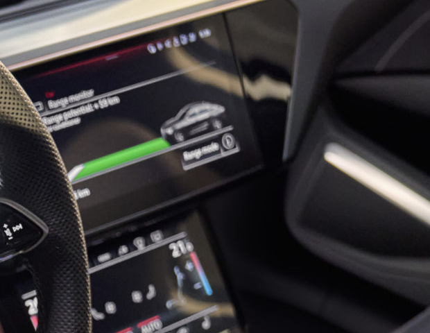Audi Q8 Sportback e-tron — On-screen range monitor showing available electric driving range
