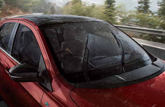 Tata Tigor EV, Rain sensing wipers activate automatically in wet weather for a clear windscreen