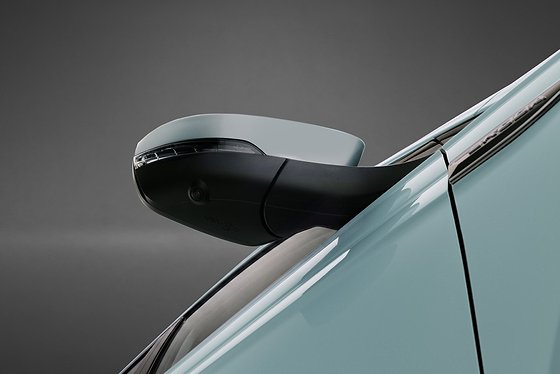 Skoda Slavia, 360 Area View camera lens built into the door mirror
