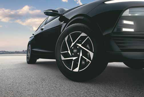 Hyundai Verna — R16 (405.6 mm) diamond cut alloy wheels