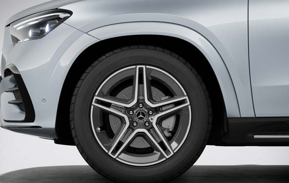 Mercedes-Benz GLE — 50.8 cm (20-inch) AMG 5-twin-spoke light-alloy wheel.