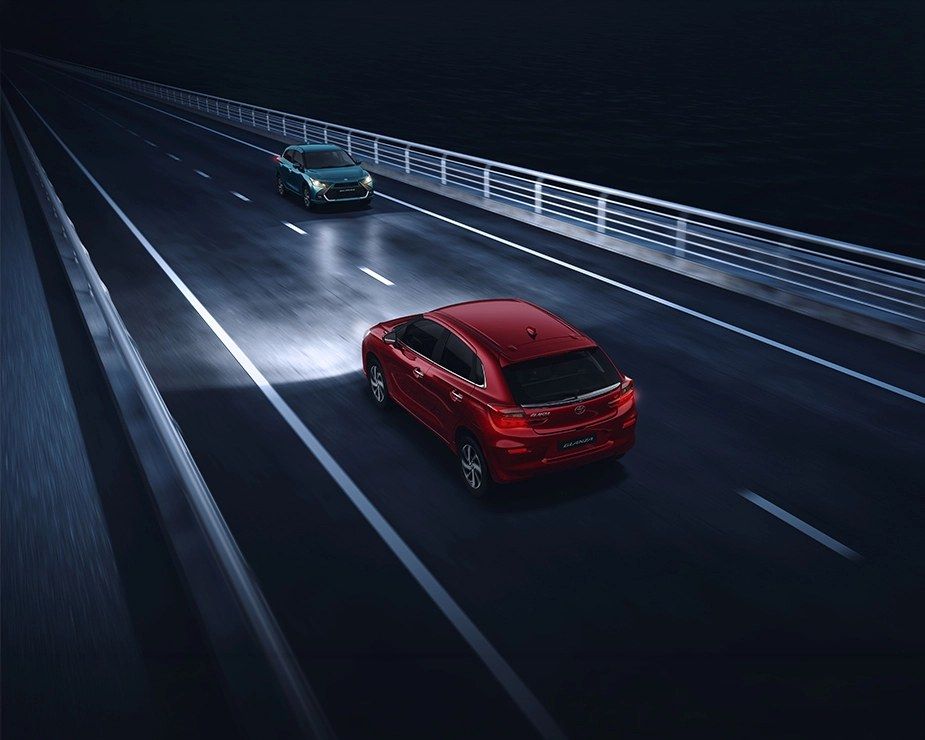 Toyota Glanza, High beam assist dips the headlamps for oncoming traffic on the V (O) variant