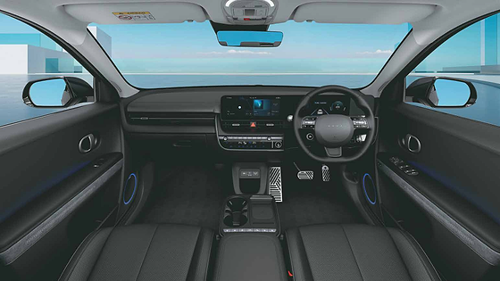 Hyundai Ioniq 5, 31.24 cm (12.3") full digital cluster and ccNC navigation system