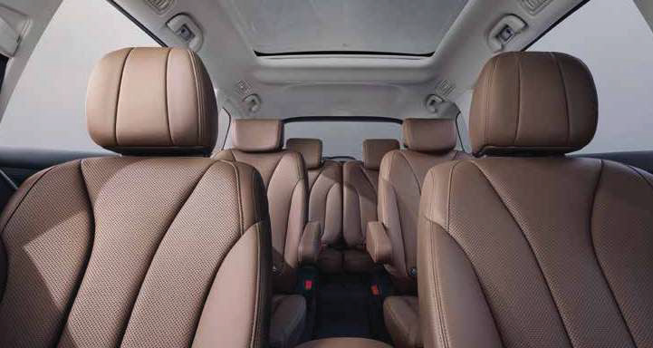BYD eMAX 7 — Six-seater cabin with second-row captain seats