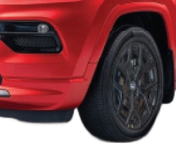 Jeep Compass — Exclusive 18-inch gloss-black alloy wheels on the 85th Anniversary Edition