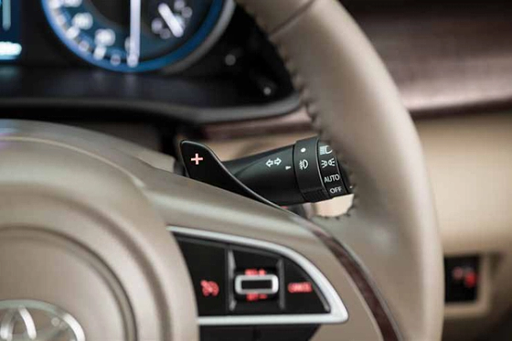 Toyota Rumion, Steering-mounted paddle shifters