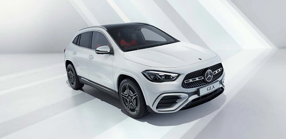 Mercedes-Benz GLA, Mercedes-Benz GLA in AMG Line trim with the diamond-block radiator grille and A-wing front apron