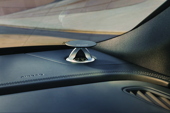 Audi RS Q8 Performance, Bang & Olufsen 3D premium sound system with retractable acoustic-lens tweeter
