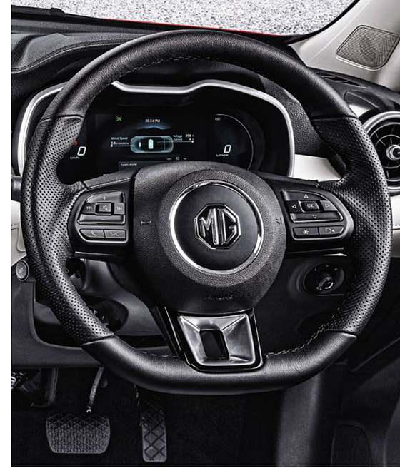 MG ZS EV, Leather-wrapped steering wheel with contrast stitching and mounted controls