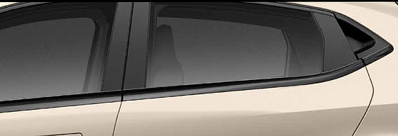 Tata Altroz, Golf Club waist trim runs along the blacked-out window line past turn-indicator ORVMs and flush door handles