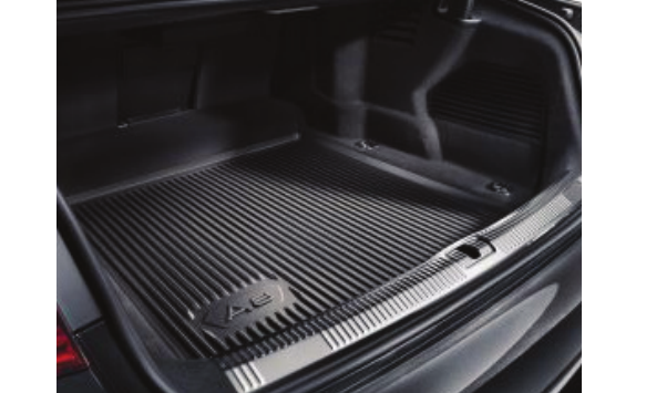 Audi A8 L — Boot with tailored luggage compartment liner and A8 branding
