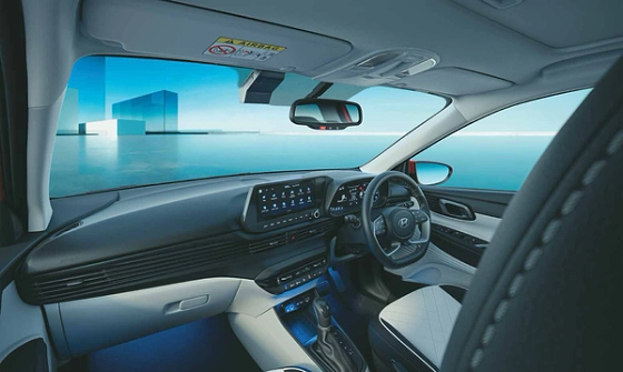 Hyundai i20, Dual tone black & grey interiors with blue ambient lighting