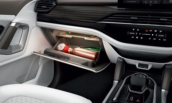 Tata Safari, Cooled glove box with light to keep refreshments chilled
