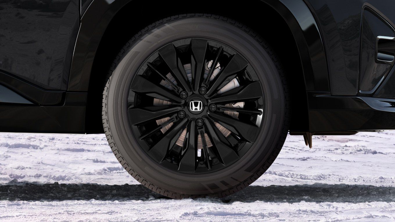 Honda Elevate, ZX Plus Black Edition: glossy black R17 diamond-cut alloy wheels