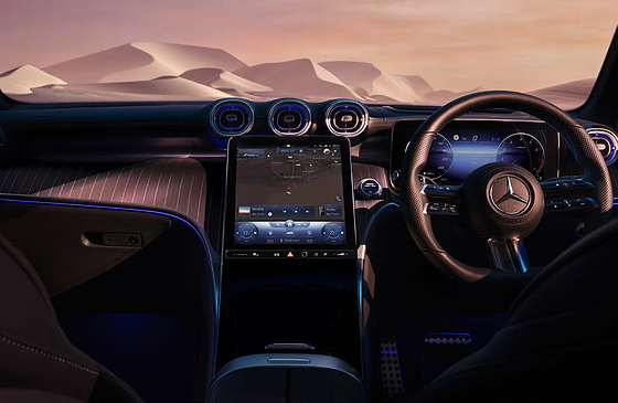 Mercedes-Benz GLC, Driver cockpit with twin digital displays