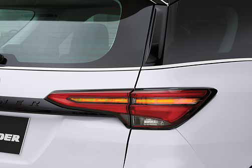 Toyota Fortuner Legender, Wraparound LED tail lamps