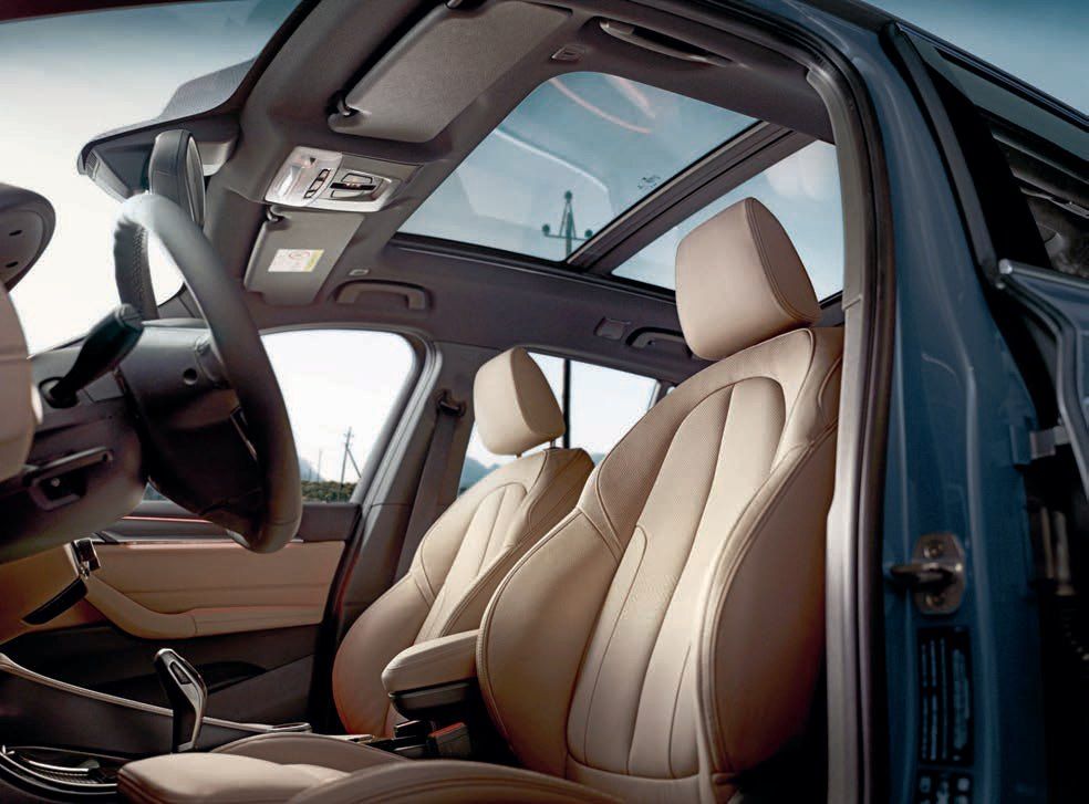 BMW X1 — Panoramic glass roof over sport seats