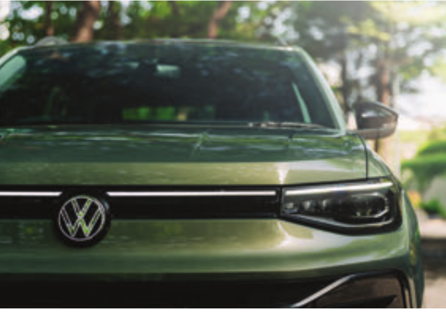 Volkswagen Taigun — Front grille with illuminated LED light band