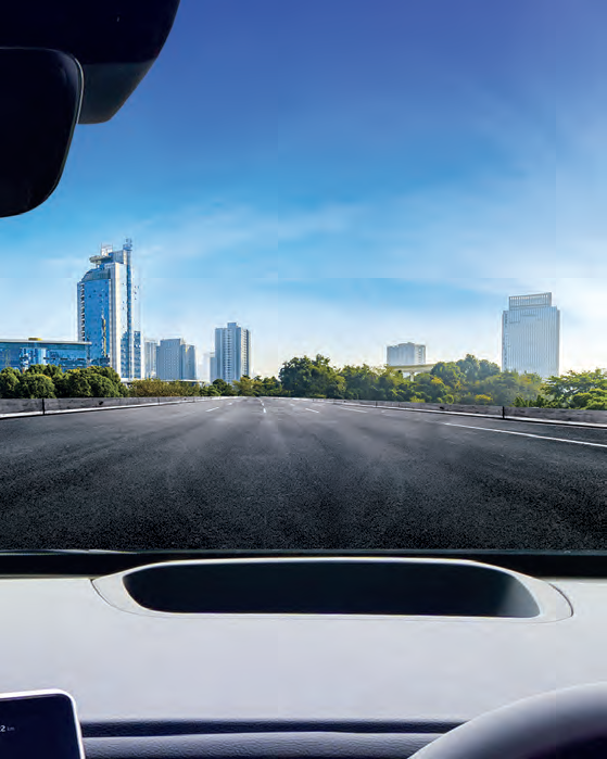 VinFast VF 6 — Coloured head-up display projecting drive info onto the windshield