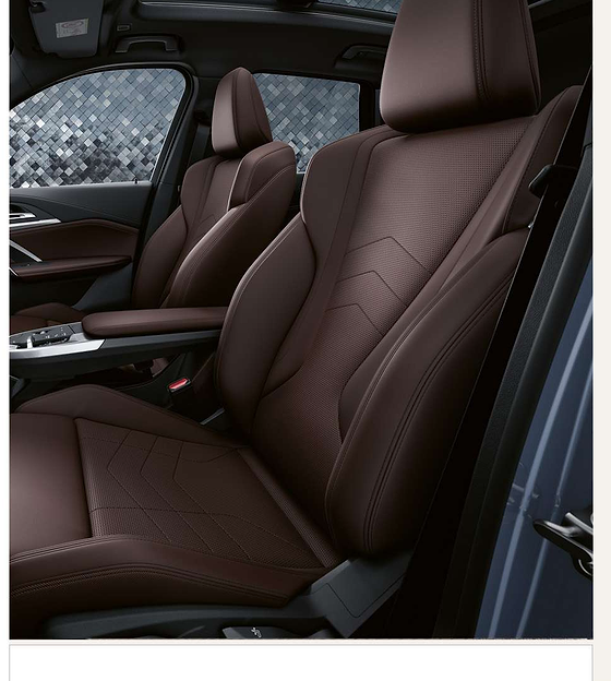 BMW iX1, Individually adjustable sport seats in Veganza perforated upholstery