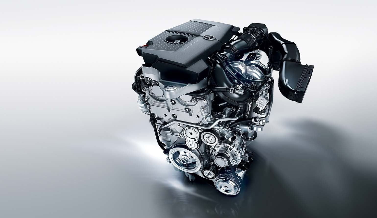 Mercedes-Benz Mercedes-AMG A45 S — 4-cylinder in-line petrol engine with a moulded cover.