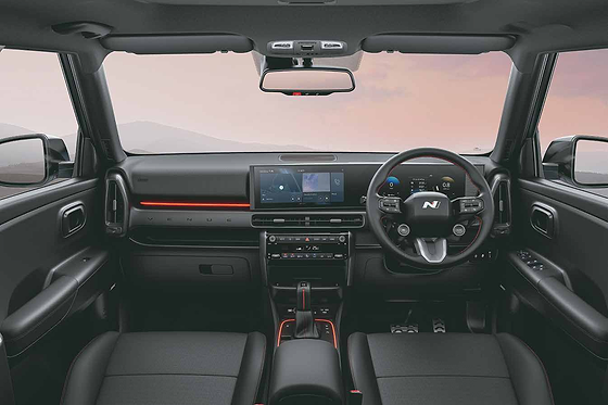 Hyundai Venue N Line, Sporty black interior with red highlights and Sunrise red ambient lighting