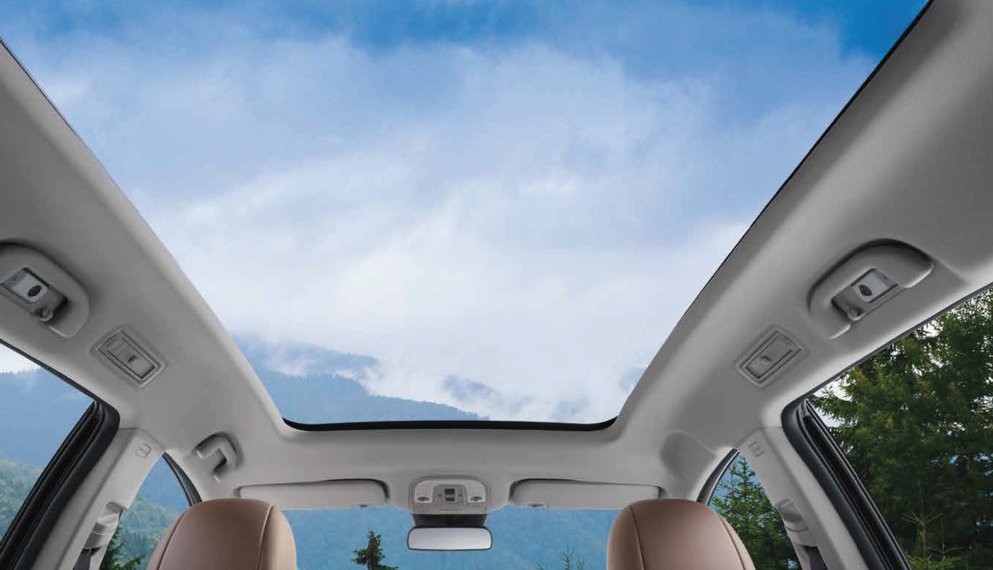 BYD eMAX 7 — Panoramic glass roof with a 1.42 sq-m area and electric slide