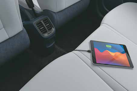 Hyundai Exter — Rear AC vent with C-type USB charging port