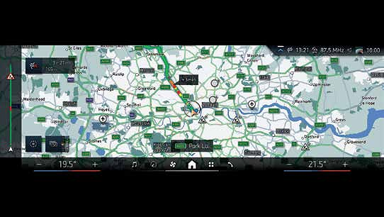 BMW 5 Series , On-screen navigation with live traffic from the Connected Package Professional