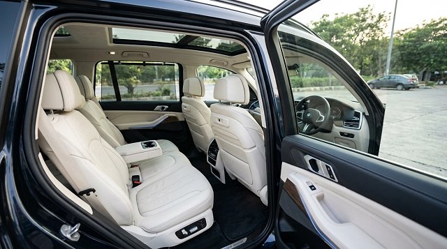 BMW X7 photo