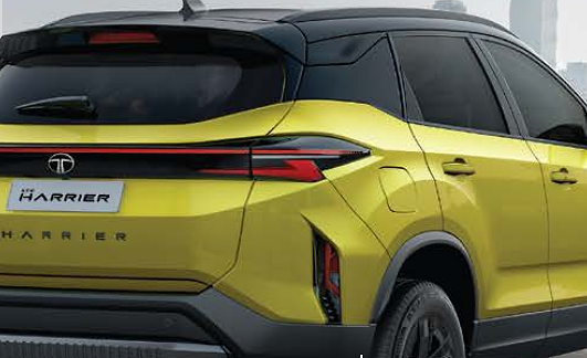 Tata Harrier, Signature connected LED tail lamps with rear fog lamp