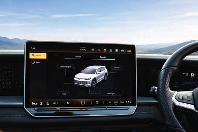 Volkswagen Tayron — 15-inch central touchscreen infotainment display