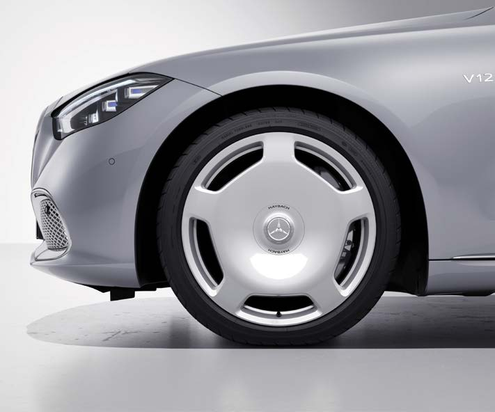 Mercedes-Benz Mercedes-Maybach S-Class — 50.8 cm (20-inch) Maybach 5-hole forged alloy wheels with a high-gloss polished finish.