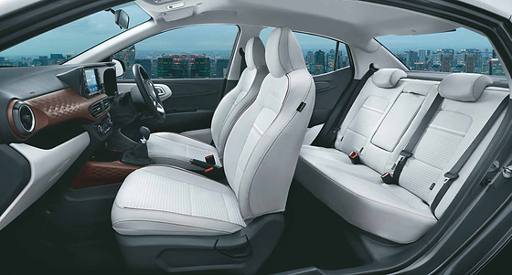 Hyundai Aura, Dual-tone grey interiors with premium fabric seats