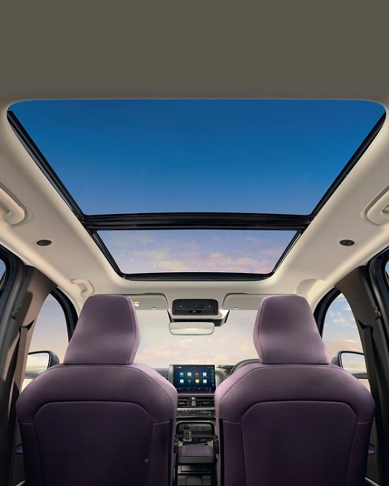 Nissan Tekton, Infinity View panoramic sunroof with one-touch, anti-pinch operation