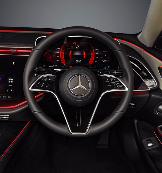 Mercedes-Benz E-Class, Multifunction steering wheel in Nappa leather with digital instrument cluster