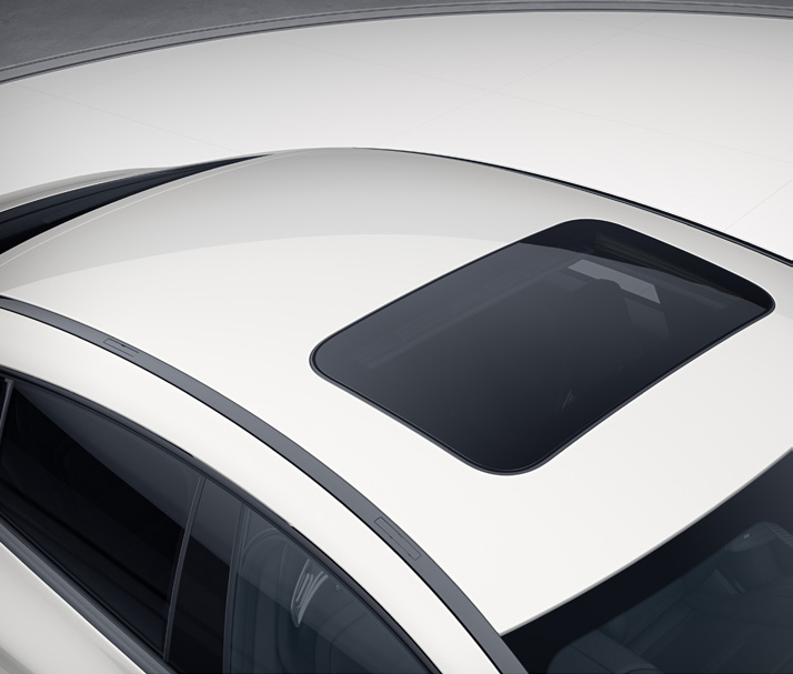 Mercedes-Benz Mercedes-AMG GT 63 S 4MATIC+ — Panoramic glass sliding sunroof