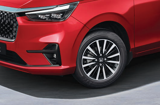 Honda Amaze, Dual-tone diamond-cut multi-spoke R15 sporty alloy wheels