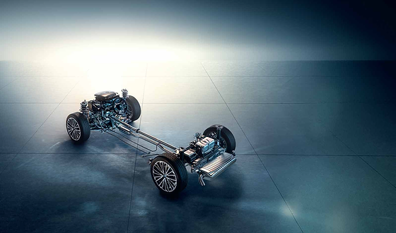 BMW X3, Full xDrive all-wheel-drive chassis with adaptive suspension