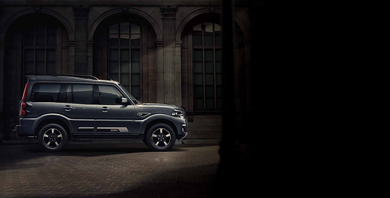 Mahindra Scorpio Classic, Muscular side profile with signature painted side cladding