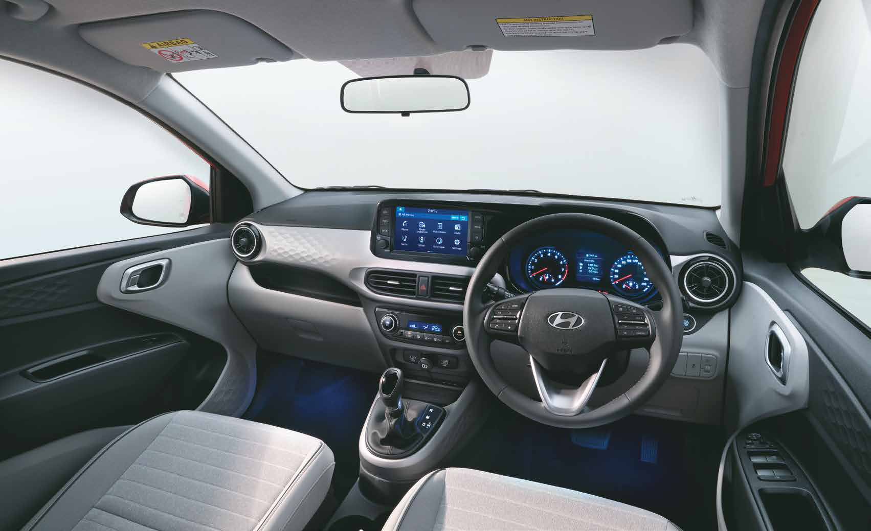 Hyundai Grand i10 Nios — Dual-tone grey cabin with 20.25 cm (8-inch) touchscreen