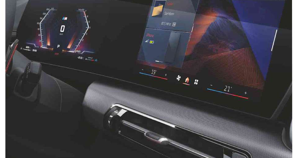 BMW iX1 — Wireless Apple CarPlay and Android Auto on the curved display