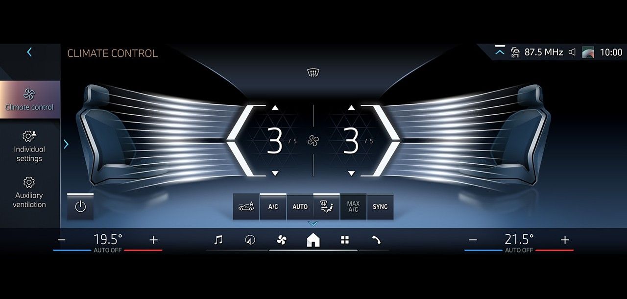 BMW i5 LWB — Four-zone automatic climate control with a nano-particle cabin filter.
