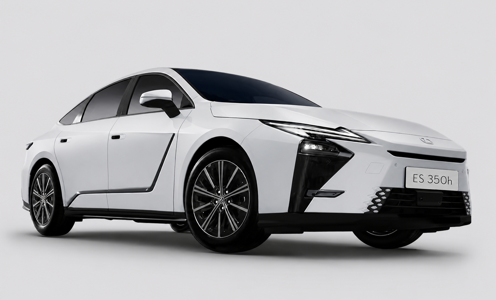 Lexus ES 350h in White Nova