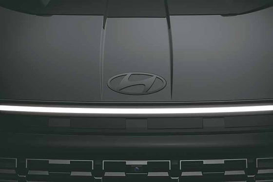 Hyundai Venue, VENUE Knight - matte black Hyundai logo (front & rear)