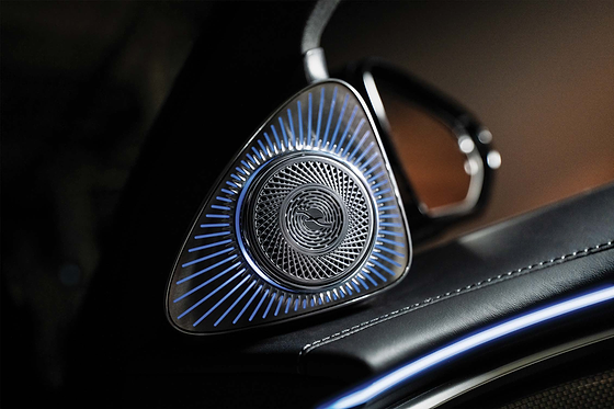 Mercedes-Benz S-Class, Burmester high-end surround-sound tweeter with illuminated ring on the door