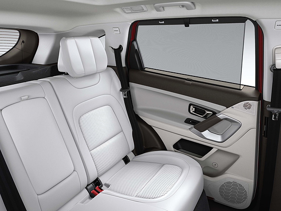 Tata Harrier, 2nd-row roll-up sun blinds